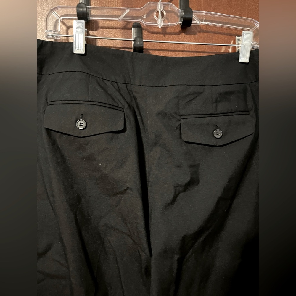 New York & Company Stretch Capris - Picture 10 of 14